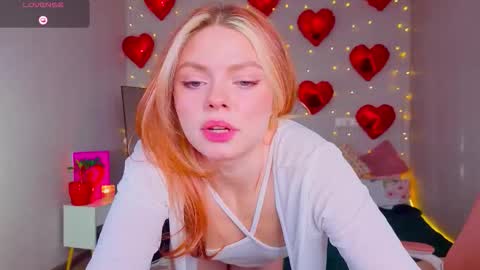 Snapshot of red__candy chatting on 03/11/26, 02:01 red__candy online show from 03/11/26, 02:01