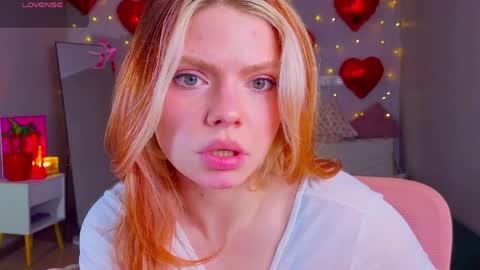 Snapshot of red__candy chatting on 03/25/26, 03:29 red__candy online show from 03/25/26, 03:29
