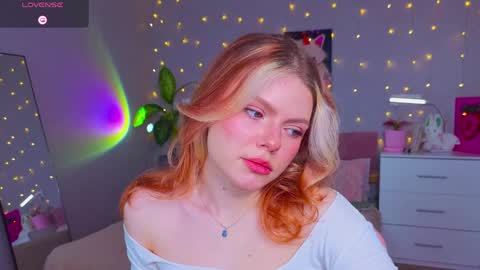 Snapshot of red__candy chatting on 04/12/26, 11:04 red__candy online show from 04/12/26, 11:04