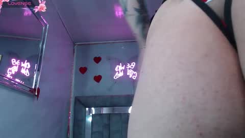 Snapshot of red_bunny_v chatting on 03/08/26, 01:15 Hi Stream 800am to 200pm online show from 03/08/26, 01:15