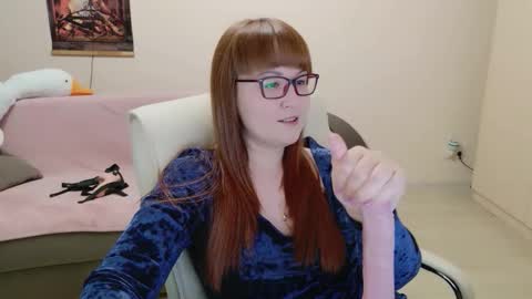 Lisa online show from 11/26/25, 06:09