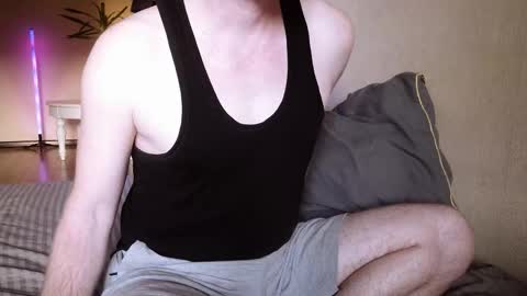 Snapshot of red_guy1 chatting on 09/29/25, 03:22 Sean Fire online show from 09/29/25, 03:22