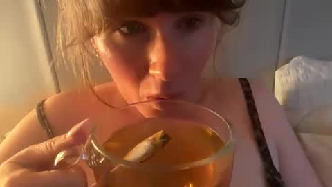 Snapshot of red_head_rosie_69 chatting on 04/27/26, 07:34 Rosie online show from 04/27/26, 07:34
