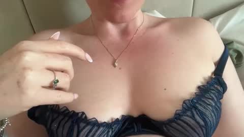 Snapshot of red_head_rosie_69 chatting on 05/29/26, 07:01 Rosie online show from 05/29/26, 07:01