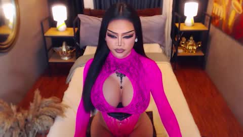 Snapshot of red_ivyy chatting on 12/21/25, 07:43 AsianRedivy online show from 12/21/25, 07:43