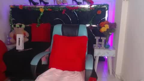 Snapshot of red_moon_1 chatting on 01/14/25, 01:36 Luna online show from 01/14/25, 01:36