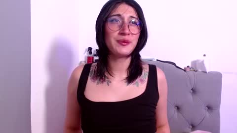 IG   OF red moonn online show from 02/18/25, 02:38