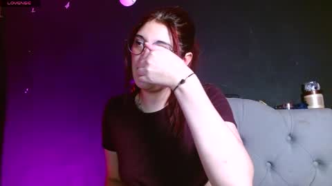 Snapshot of red_moonn chatting on 04/09/26, 06:19 IG OF red moonn online show from 04/09/26, 06:19