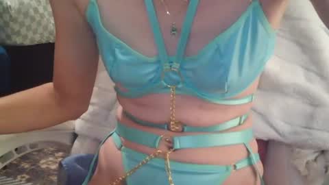 Red online show from 11/13/25, 05:34