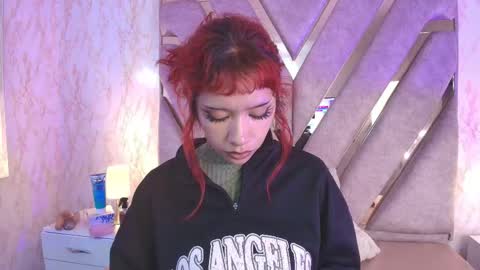 red_pandaa online show from 11/25/25, 03:17