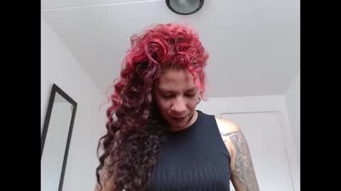 Snapshot of red_savage_ chatting on 04/06/26, 04:30 Instagram Valerie yourdream online show from 04/06/26, 04:30