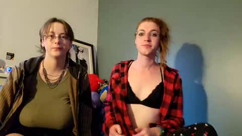Snapshot of red_verna18 chatting on 05/11/26, 01:22 red_verna18 online show from 05/11/26, 01:22