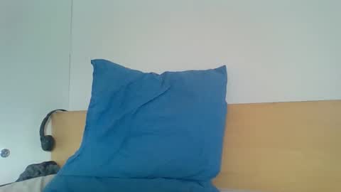 Red online show from 11/18/25, 10:41