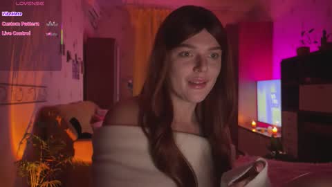 Snapshot of redaplle2 chatting on 10/21/25, 06:30 redaplle2 online show from 10/21/25, 06:30