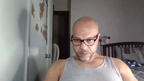 Snapshot of redbone441 chatting on 04/24/26, 01:41 Redbone online show from 04/24/26, 01:41