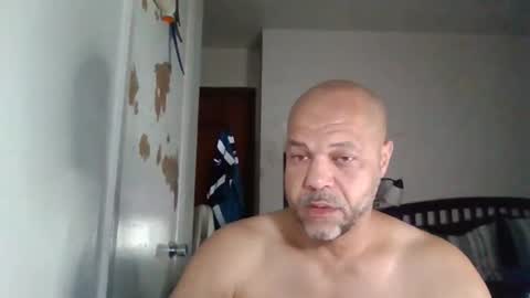 Snapshot of redbone441 chatting on 04/29/26, 05:00 Redbone online show from 04/29/26, 05:00