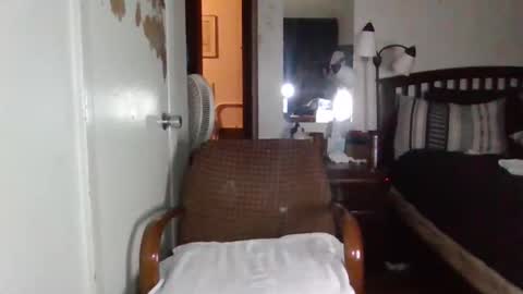 Snapshot of redbone441 chatting on 05/01/26, 02:16 Redbone online show from 05/01/26, 02:16
