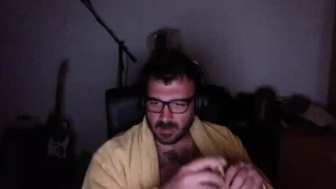 Snapshot of redbonezzzz chatting on 04/06/26, 06:53 redbonezzzz online show from 04/06/26, 06:53