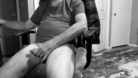 Snapshot of redbud3075 chatting on 10/22/25, 03:51 Daddy G online show from 10/22/25, 03:51