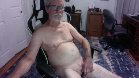 Snapshot of redbud3075 chatting on 05/20/26, 03:45 Daddy G online show from 05/20/26, 03:45
