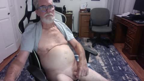 Snapshot of redbud3075 chatting on 06/07/26, 03:43 Daddy G online show from 06/07/26, 03:43
