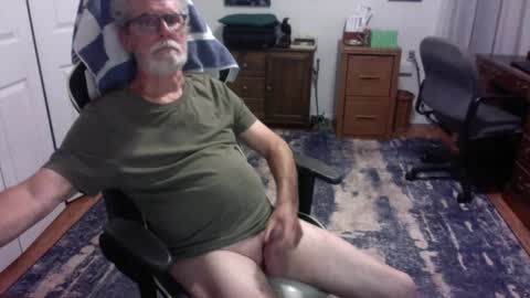 Snapshot of redbud3075 chatting on 07/20/26, 03:32 Daddy G online show from 07/20/26, 03:32