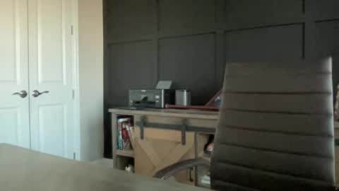 Snapshot of redbull1414 chatting on 11/18/25, 01:48 RedBull online show from 11/18/25, 01:48