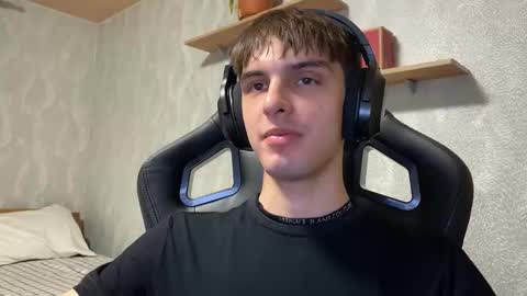 Snapshot of redbullshine chatting on 09/29/25, 03:28 redbullshine online show from 09/29/25, 03:28