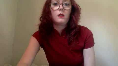 Snapshot of redcassie666 chatting on 03/28/26, 04:28 redcassie666 online show from 03/28/26, 04:28