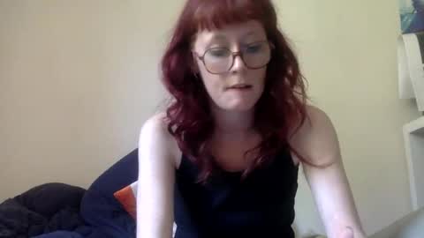 Snapshot of redcassie666 chatting on 04/07/26, 11:43 redcassie666 online show from 04/07/26, 11:43