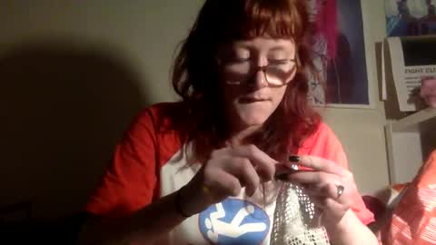 Snapshot of redcassie666 chatting on 04/15/26, 07:58 redcassie666 online show from 04/15/26, 07:58