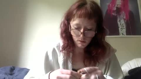 Snapshot of redcassie666 chatting on 04/28/26, 10:31 redcassie666 online show from 04/28/26, 10:31