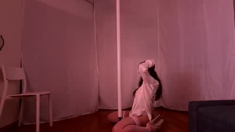 Snapshot of redcoupletubee chatting on 01/19/25, 08:30 Red Couple Tube online show from 01/19/25, 08:30