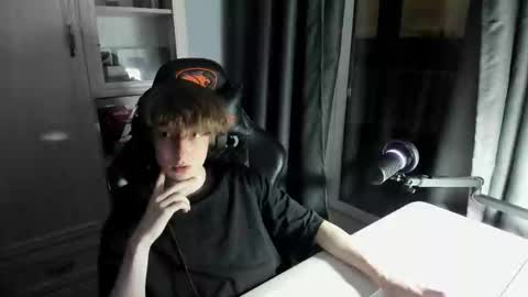 reddissq online show from 12/25/24, 04:01