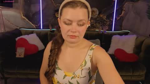 Lily online show from 09/12/25, 07:47