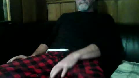 Snapshot of redfox60010 chatting on 01/16/26, 05:33 redfox60010 online show from 01/16/26, 05:33