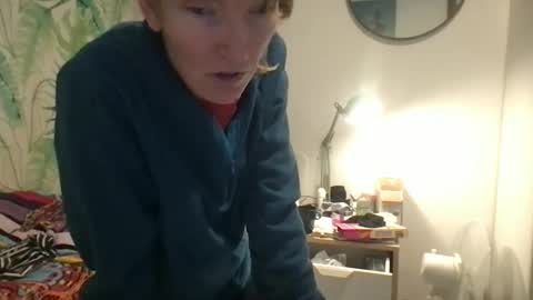 Snapshot of redfoxofficial chatting on 11/19/25, 01:11 Redfox online show from 11/19/25, 01:11