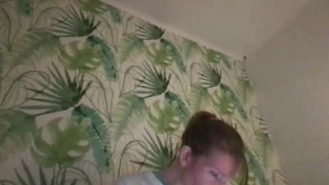 Snapshot of redfoxofficial chatting on 11/30/25, 06:50 Redfox online show from 11/30/25, 06:50