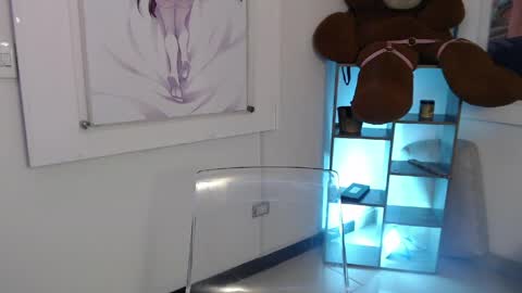 Snapshot of redgirrl_77 chatting on 04/10/26, 11:37 Mere online show from 04/10/26, 11:37