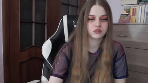 Lily online show from 10/29/25, 02:03