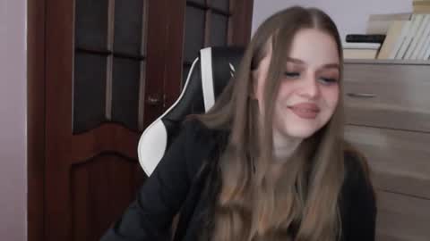 Lily online show from 02/03/26, 02:21