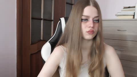 Lily online show from 04/25/26, 02:36