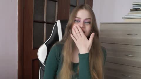 Lily online show from 05/12/26, 02:30