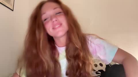 Snapshot of redheaded_fox chatting on 03/01/25, 01:11 Redheaded Fox online show from 03/01/25, 01:11