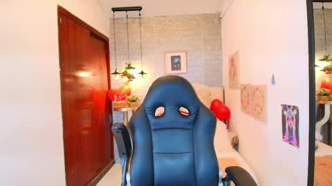 Lili Lopez online show from 02/28/25, 08:07