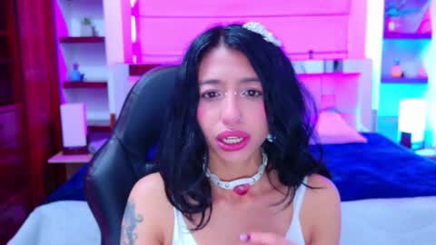 Lili Lopez online show from 10/17/25, 12:52