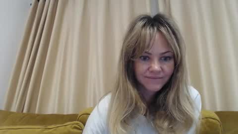 RedJessica online show from 10/03/25, 05:04