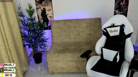 Snapshot of redlu_1 chatting on 01/23/25, 02:12 Lu Independiet model online show from 01/23/25, 02:12