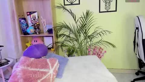 Snapshot of redlu_1 chatting on 03/07/25, 04:24 Lu Independiet model online show from 03/07/25, 04:24