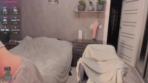 Stephanie online show from 12/16/25, 11:48